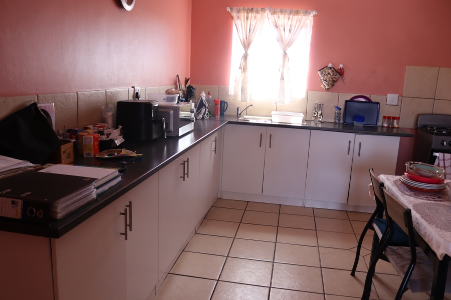 3 Bedroom Property for Sale in Louwville Western Cape